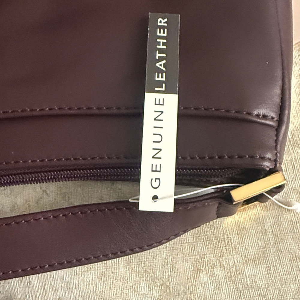 Etienne Aigner Rich signature color Leather Handbag - Picture 3 of 5
